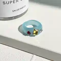 Ледяной кольца из эпоксидной смолы с камнем