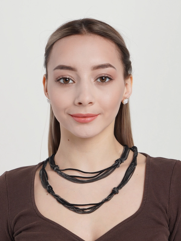 Длинная цепь многослойная из металла и кожи