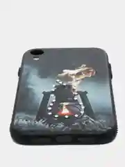 Вишнёвый чехол на iPhone XR