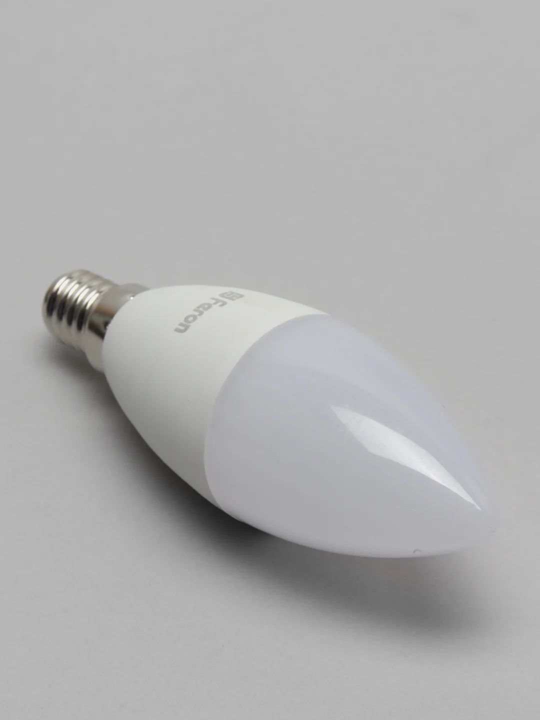 Лампа светодиодная Feron LB-770, 11W, Е14
