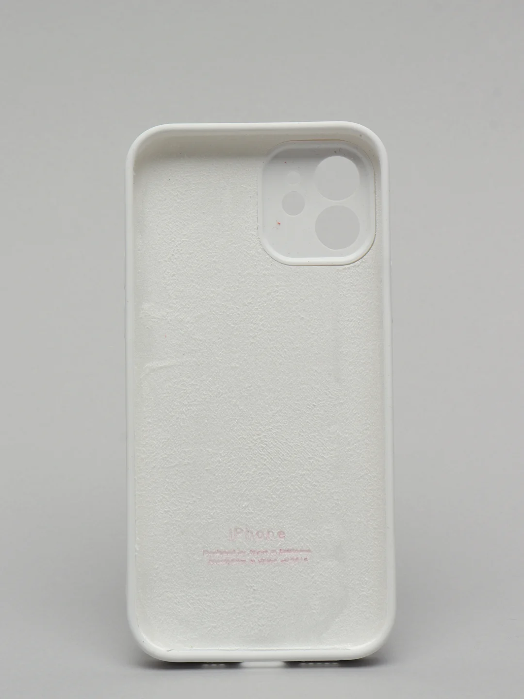 Белый силиконовый чехол iPhone 12, Silicone Case, с закрытым низом и защитой камеры