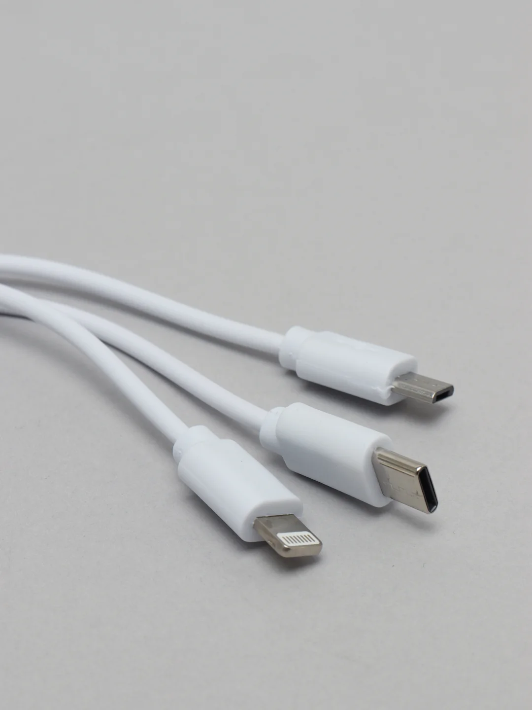 Белый кабель Lightning, Type-C, Micro USB 3в1