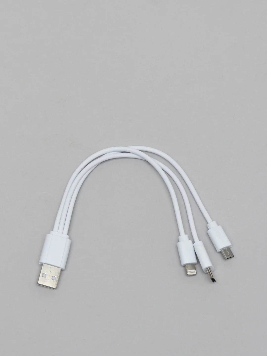Белый кабель Lightning, Type-C, Micro USB 3в1