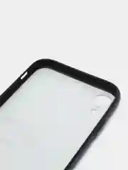 Бежевый чехол на iPhone XR