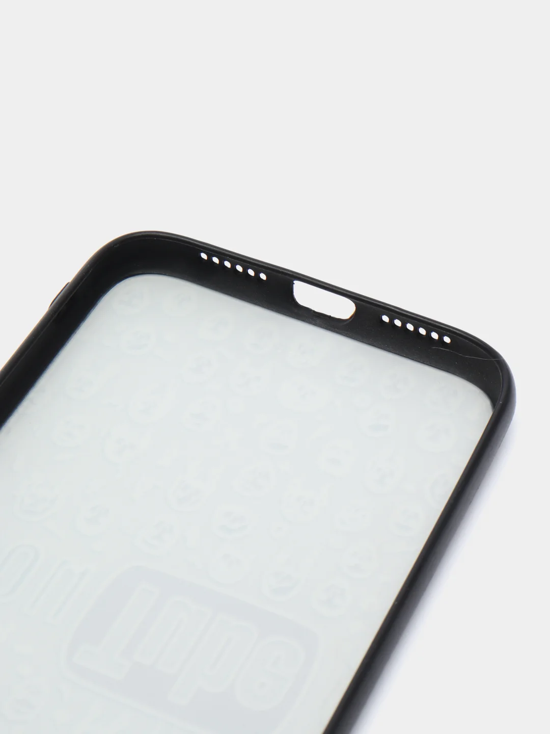 Бежевый чехол на iPhone XR