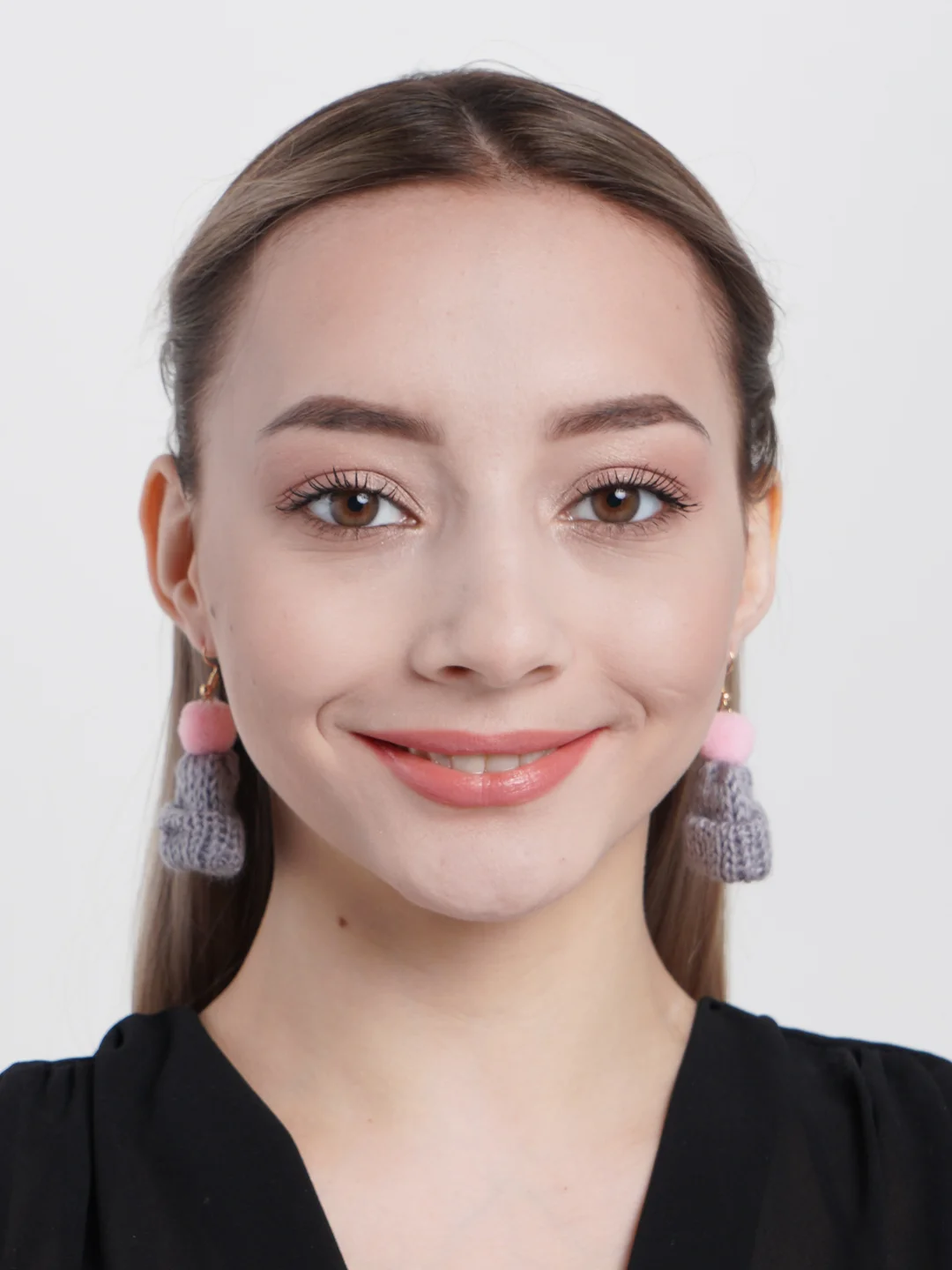Розовый серьги шапки, тапки