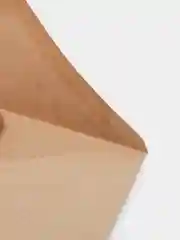 Коричневый крафтовый почтовый конверт
