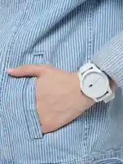Белый женские наручные часы на силиконовом ремешке