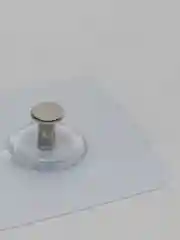 Настенный гвоздь, Липкие крючки