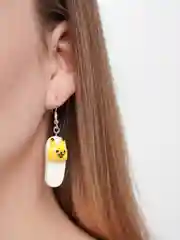 Желтый серьги шапки, тапки