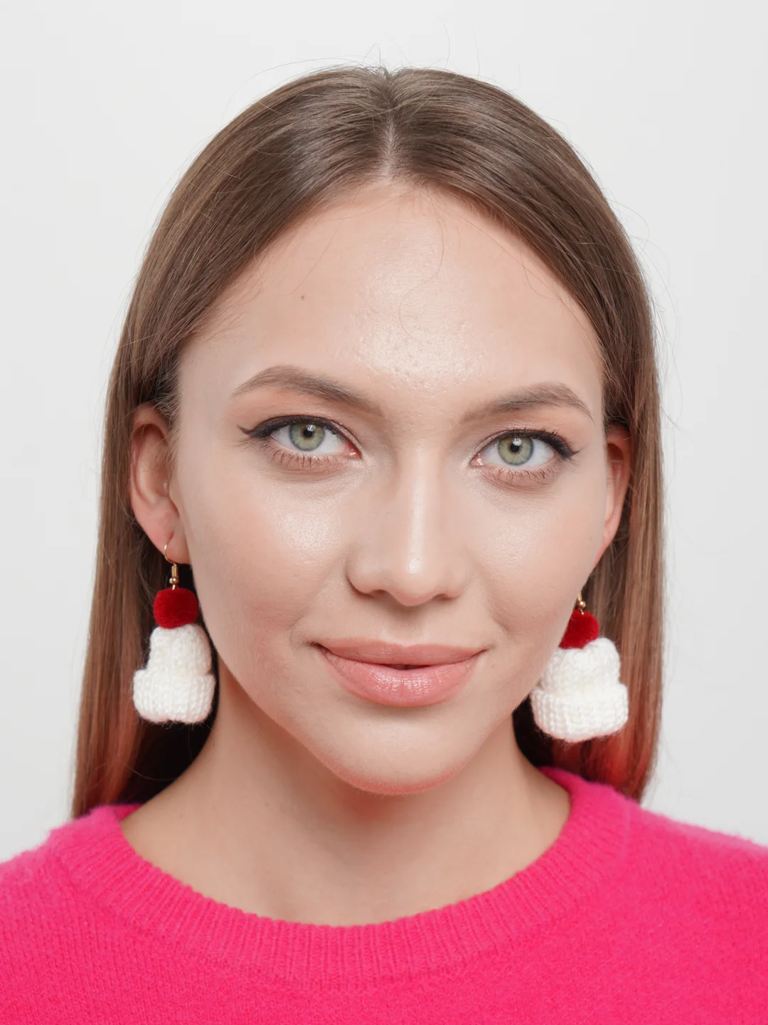 Белый серьги шапки, тапки