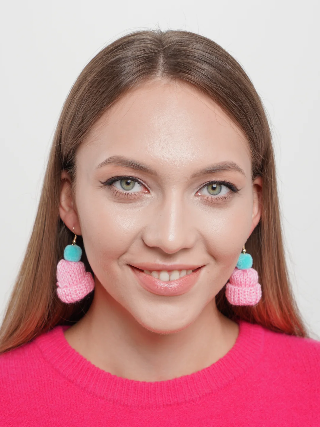 Розовый серьги шапки, тапки
