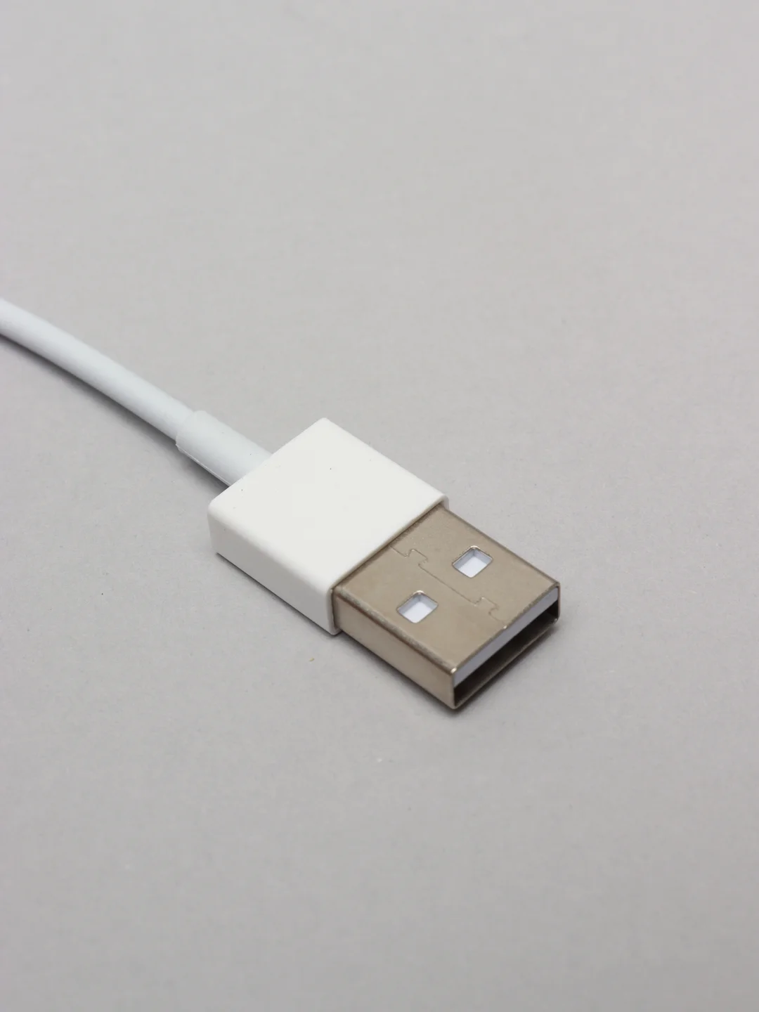 Белый кабель Lightning для iPhone 7, 8, X, 11, 12, 13, iPad, 1 метр, без упаковки