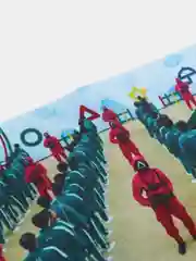 Кремовый наклейка-стикер на банковскую карту: Острые козырьки, Бригада, Джокер, Игра в кальмара