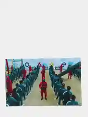 Кремовый наклейка-стикер на банковскую карту: Острые козырьки, Бригада, Джокер, Игра в кальмара
