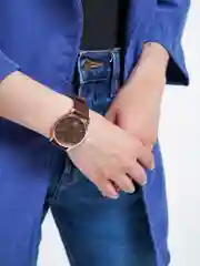 Коричневый часы женские наручные кварцевые, круглые