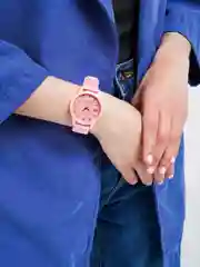 Розовый женские наручные часы на силиконовом ремешке
