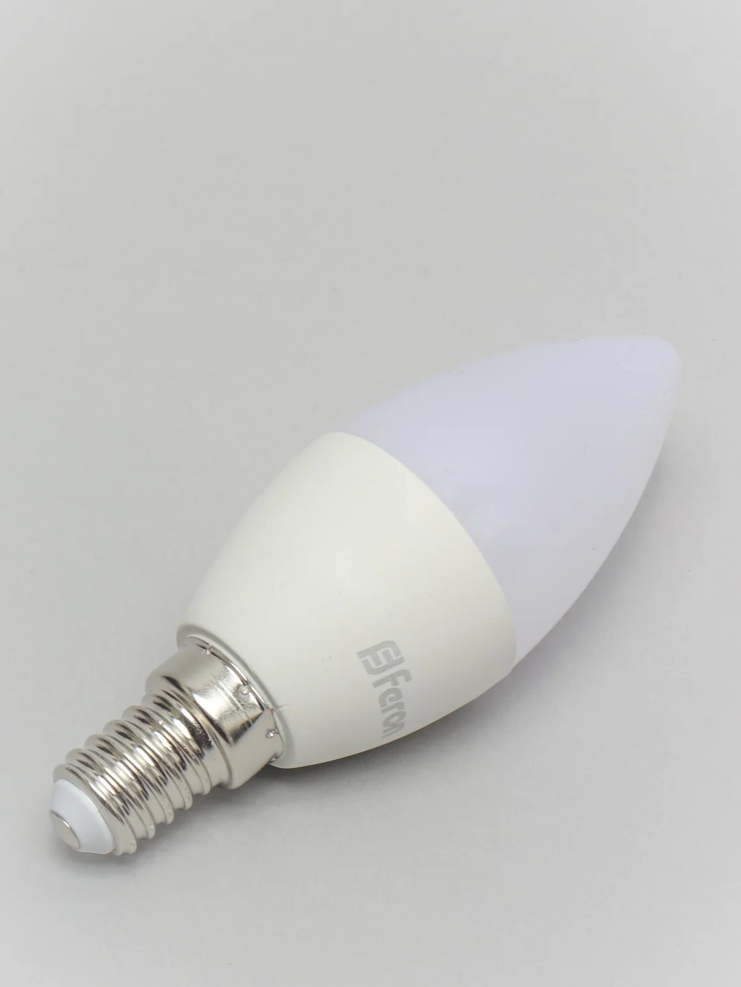 Лампа светодиодная Feron LB-570, 9W