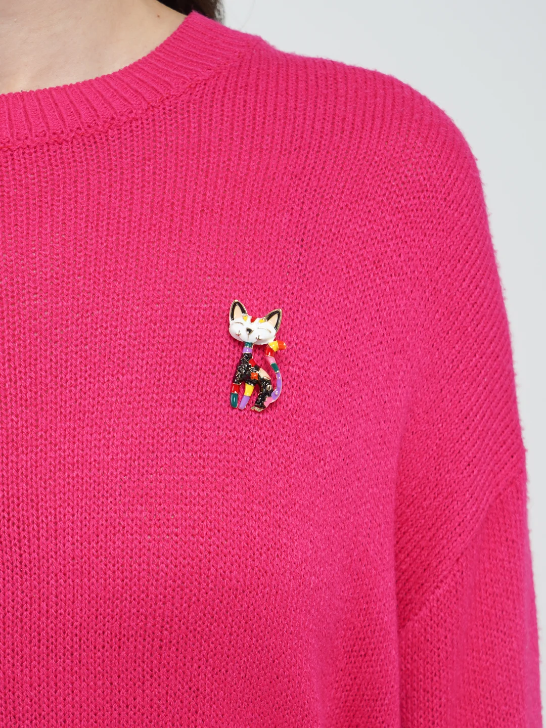 Белый брошь женская "Кошка"