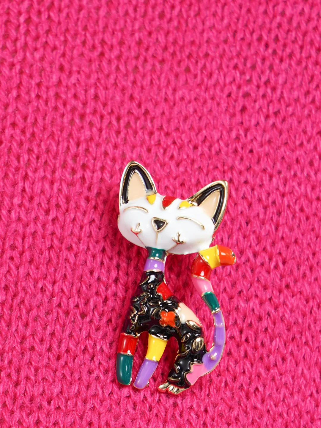 Белый брошь женская "Кошка"
