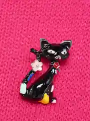 Черный брошь женская "Кошка"