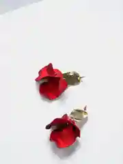 Красный серьги-лепестки висячие