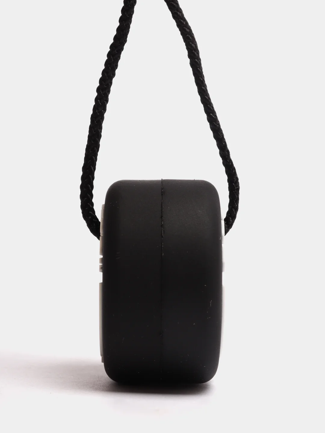 Белый брелок шины Pirelli