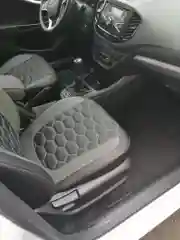 Модельные авточехлы на Lada Vesta с сотами 2