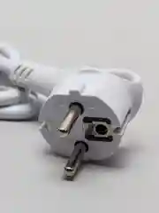 Сетевой фильтр duwi 5 гнезд  заземлением ПВС 3*0,75 1,5м, 10А/2,2кВт   2USB белый 32590 1