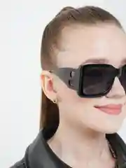 Черный женские солнцезащитные прямоугольные очки