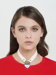 Белый чокер с сердечком на замке