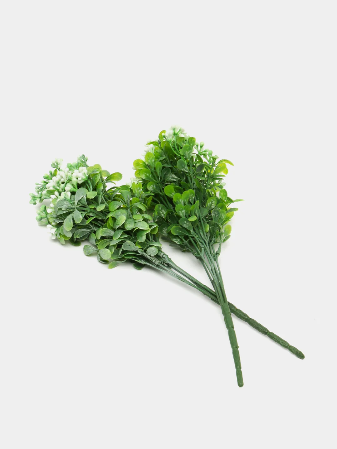 Белый букет искусственной зелени