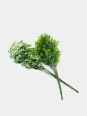 Белый букет искусственной зелени