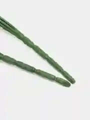 Белый букет искусственной зелени