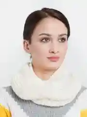 Молочный снуд вязаный, шерстяной в два оборота