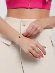 Вишнёвый браслет белая  нить с буквой Инициал, Handmade