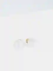 Белый серьги пусеты "Шарики"