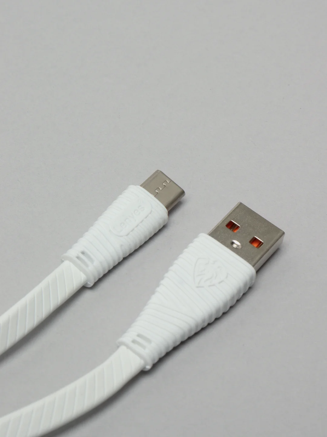 Белый кабель для зарядки LENYES LC 25см Lightning , Type-C, micro-USB