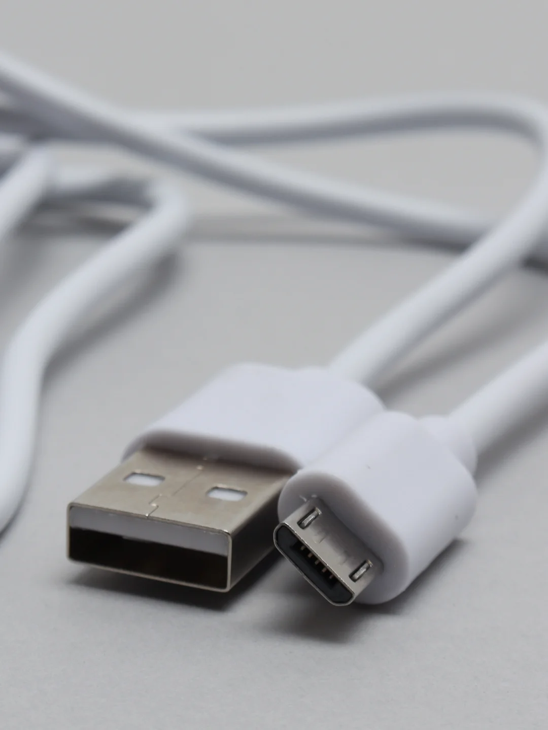 Белый кабель для быстрой зарядки телефона Micro-USB, Type-C, Lightning, 1 метр