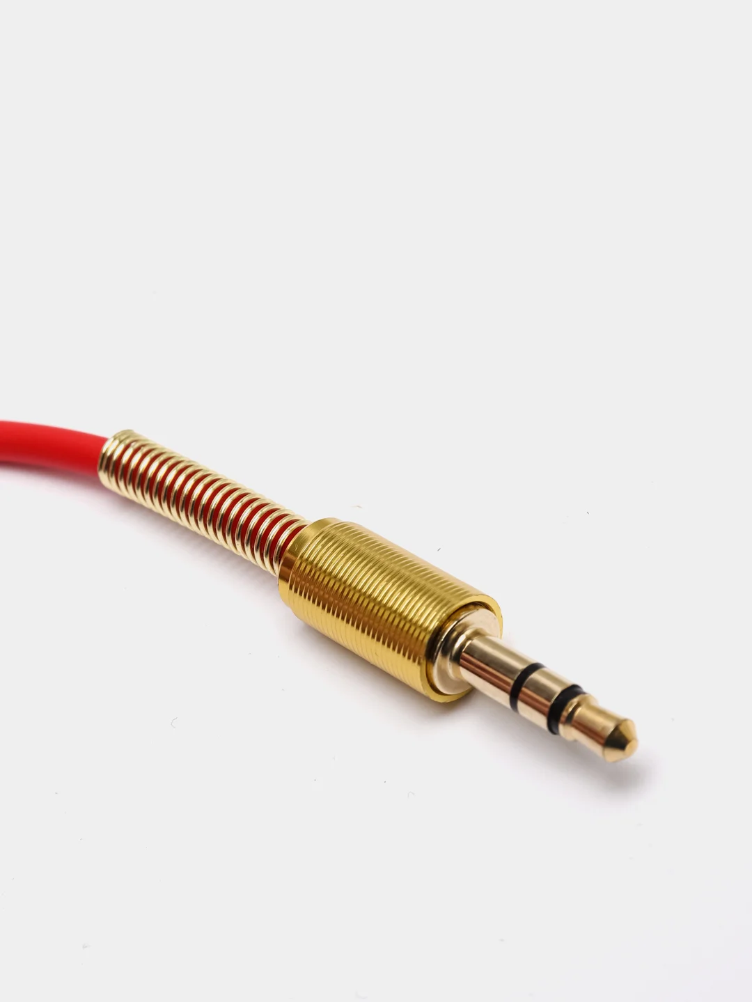 Красный кабель AUX (АУКС) Jack 3,5 мм - Jack 3,5 мм, 1 м, угловой, с пружинами с обоих концов