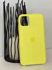 Желтый чехлы на iPhone 11, 12, 12 Pro Silicone