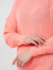 Розовый свитер-оверсайз