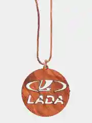 Зеленый подвеска с логотипом авто