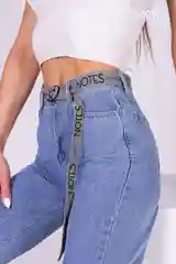 Джинсы женские mom fit с высокой посадкой ,светло-синие