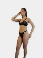 Черный комплект женского нижнего белья с поясом