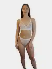 Белый комплект женского нижнего белья с поясом