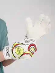 Желтый вратарские перчатки