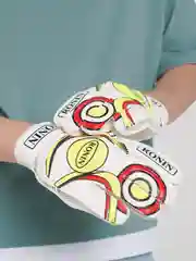 Желтый вратарские перчатки