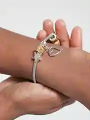 Вишнёвый браслет женский на руку