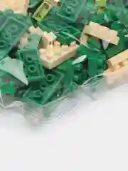 Розовый микро конструктор 150-300 деталей